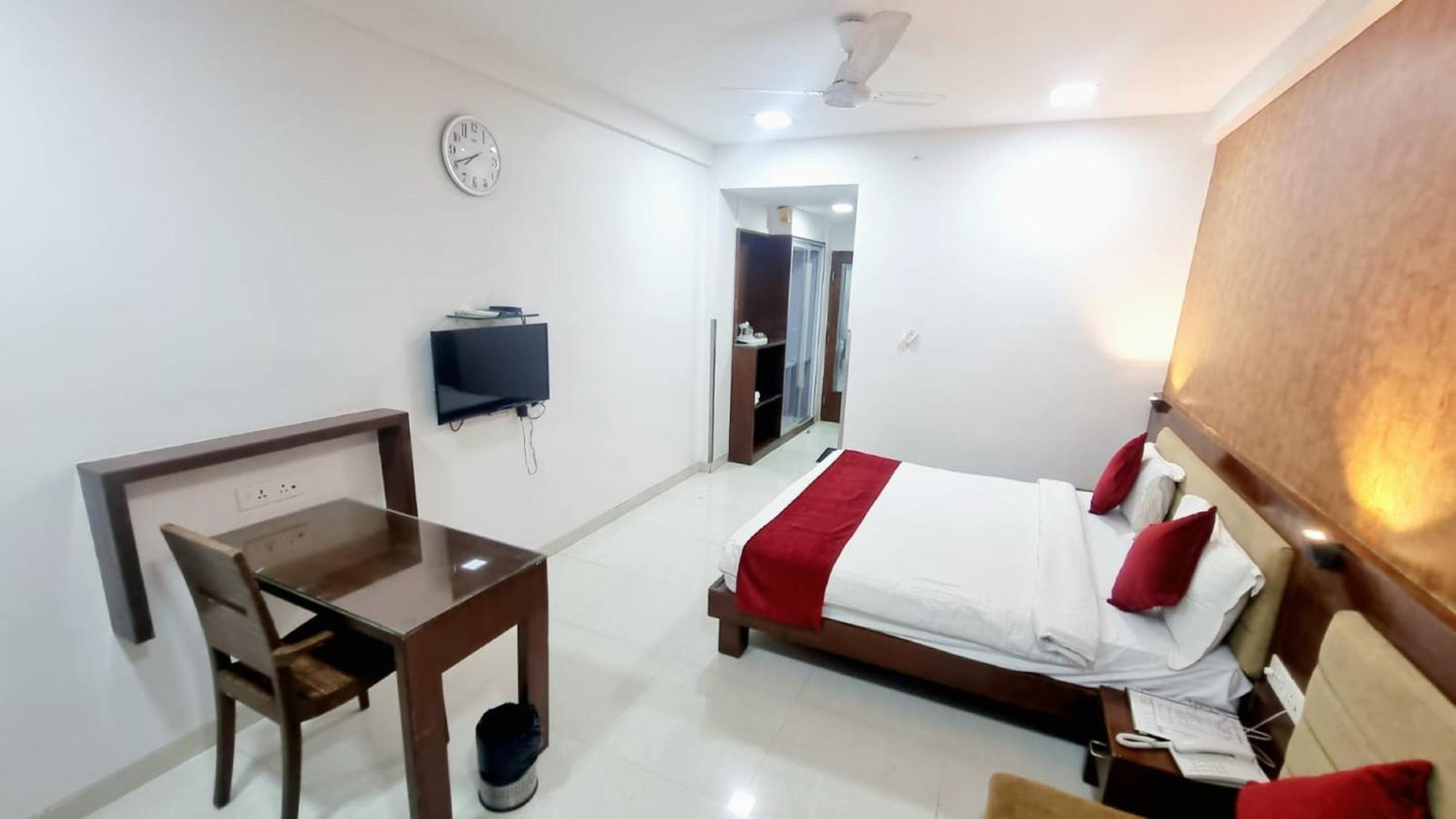 Hotel Raviraj, Chhatrapati Sambhaji Nagar Aurangabad  Exterior foto